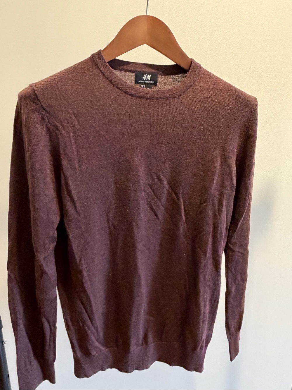 H&M Men's Crewneck Sweater in Burgundy